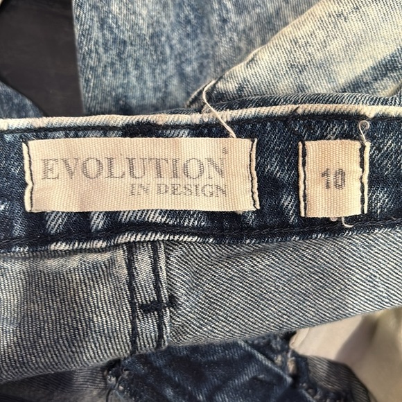 Evolution in Design Distressed Blue Jeans - Picture 7 of 7